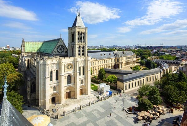 París aparece en Los pilares de la tierra, un lugar real en el que hacer turismo cultural